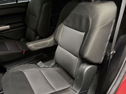 Used 2022 Ford Explorer XLT image 22