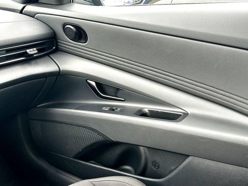 Used 2025 Hyundai Elantra Sport FWD image 30