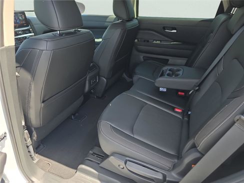 New 2026 Nissan Pathfinder SL FWD image 29