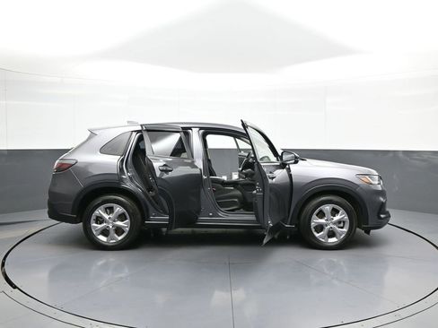Certified 2024 Honda HR-V LX image 40