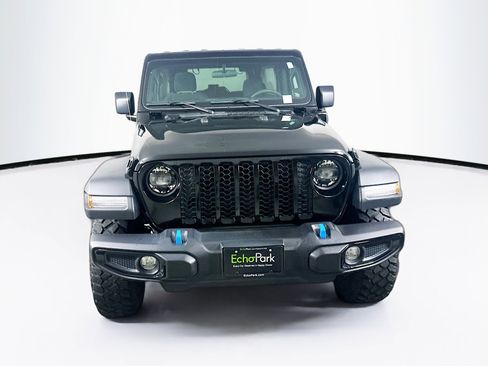 Used 2023 Jeep Wrangler Unlimited w/ Convenience Group AWD/4WD image 2