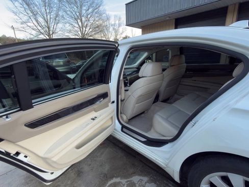 Used 2009 BMW 750Li image 36