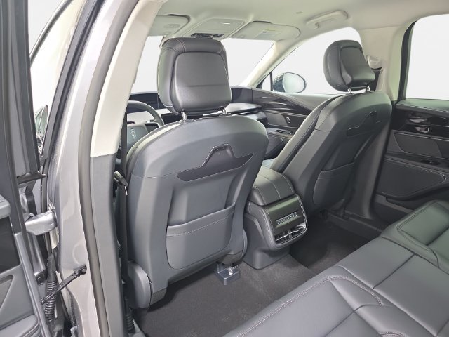 New 2026 Lincoln Nautilus Premier AWD/4WD image 10