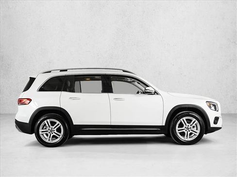 Used 2023 Mercedes-Benz GLB 250 4MATIC image 4