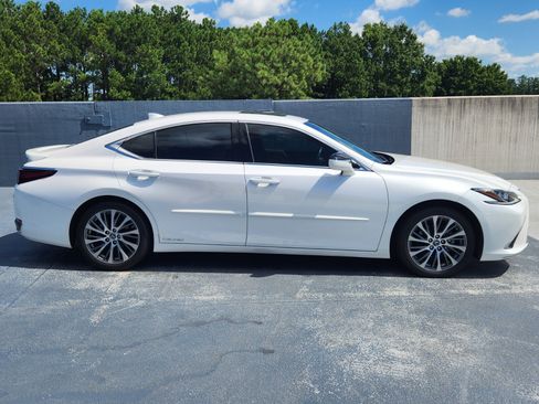 Used 2020 Lexus ES 300h w/ Premium Package FWD image 6