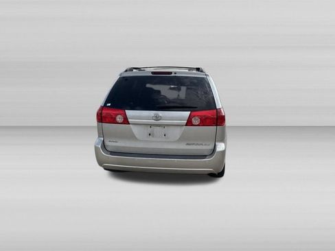 Used 2008 Toyota Sienna XLE FWD image 6