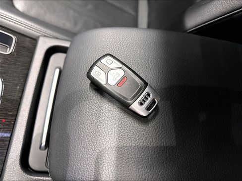Used 2020 Audi Q5 e Premium Plus w/ Premium Plus Package AWD/4WD image 12