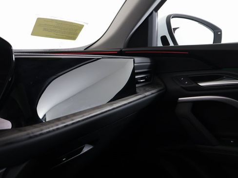 Used 2025 Audi Q5 Premium w/ Convenience Package image 7