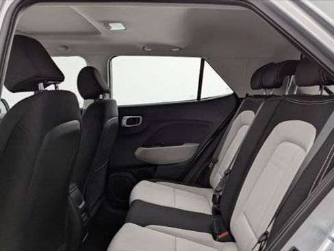 Used 2026 Hyundai Venue SEL FWD image 17