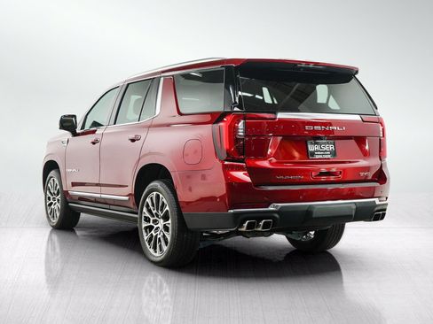 Used 2025 GMC Yukon Denali w/ Sun & Power Step Package AWD/4WD image 3