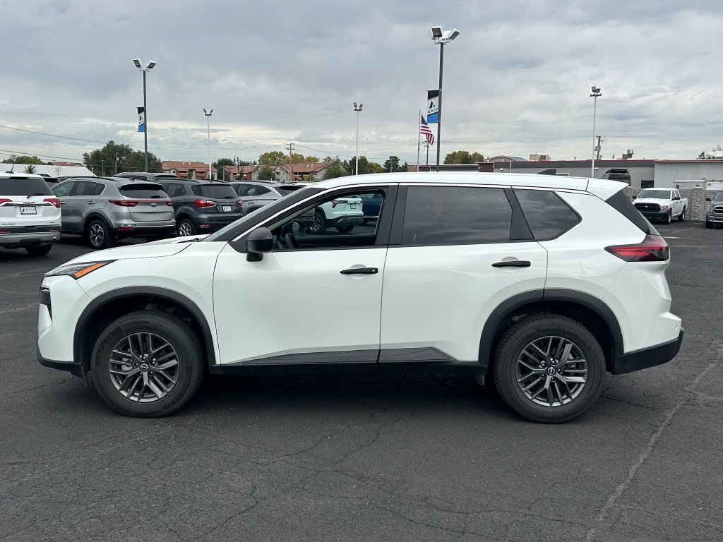 Used 2024 Nissan Rogue S FWD image 6