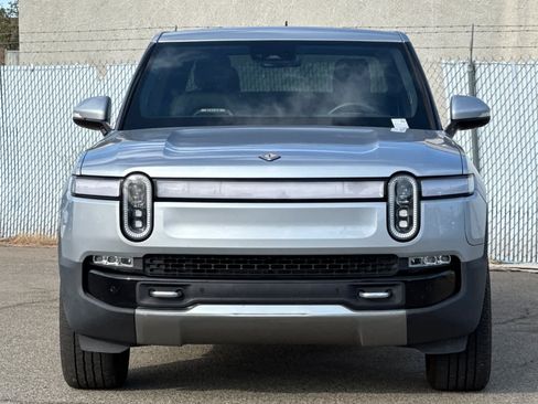 Used 2022 Rivian R1T Adventure AWD/4WD image 8