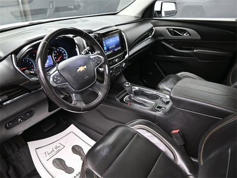 Used 2020 Chevrolet Traverse LT w/ LT Premium Package image 18