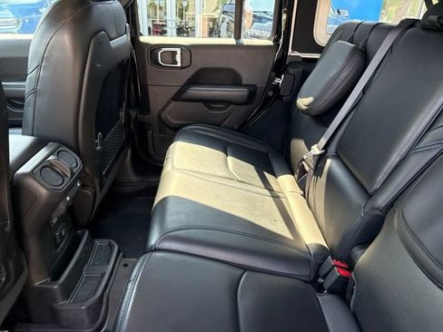 Used 2024 Jeep Wrangler Unlimited Rubicon 4xe AWD/4WD image 17