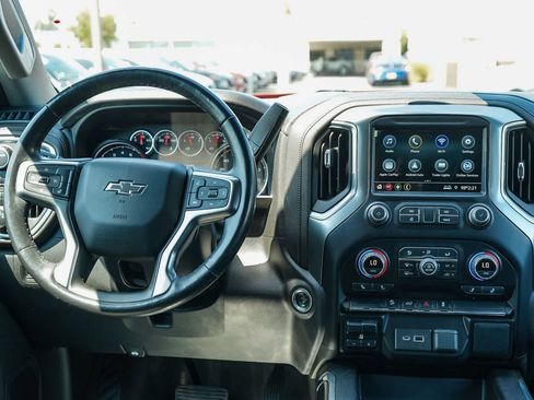 Used 2021 Chevrolet Silverado 1500 LT Trail Boss w/ Bed Protection Package AWD/4WD image 15