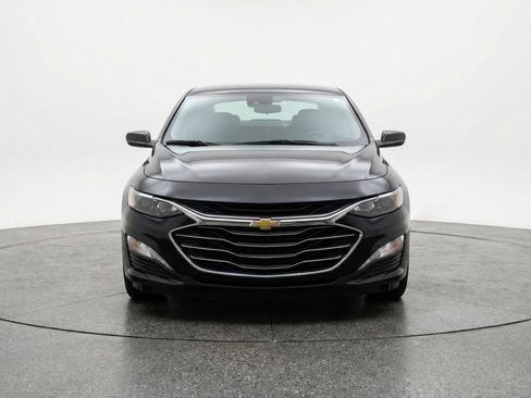 Used 2024 Chevrolet Malibu LT image 2