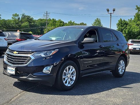 Certified 2020 Chevrolet Equinox LS w/ LS Convenience Package FWD image 3