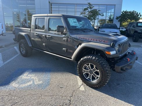 New 2025 Jeep Gladiator Mojave image 37