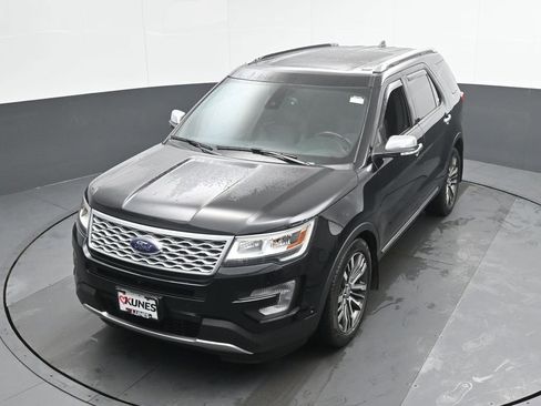 Used 2017 Ford Explorer Platinum image 42