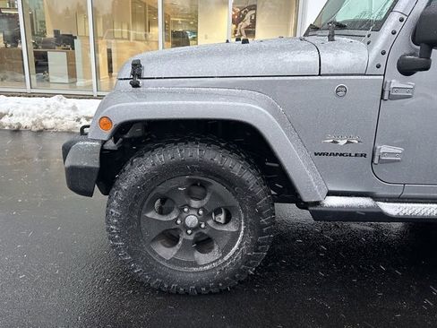 Used 2017 Jeep Wrangler Sahara w/ Dual Top Group image 8
