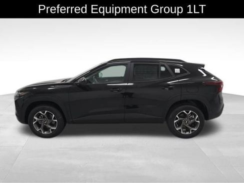 New 2026 Chevrolet Trax LT w/ Sunroof Package image 2