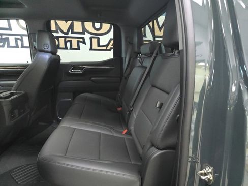 Used 2025 Chevrolet Silverado 1500 LT Trail Boss w/ Convenience Package II image 10