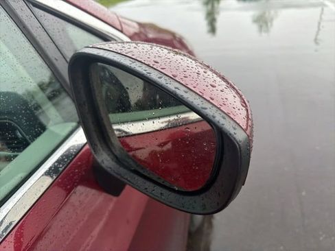 Used 2023 Chrysler Voyager LX FWD image 6