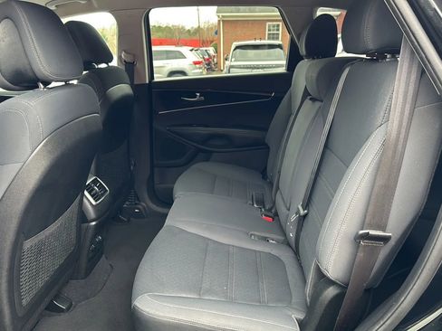 Used 2016 Kia Sorento LX w/ LX Convenience Package image 11