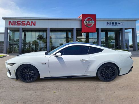 Used 2024 Ford Mustang GT RWD image 8