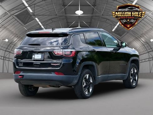 Used 2018 Jeep Compass Trailhawk w/ Leather Interior Group AWD/4WD image 9