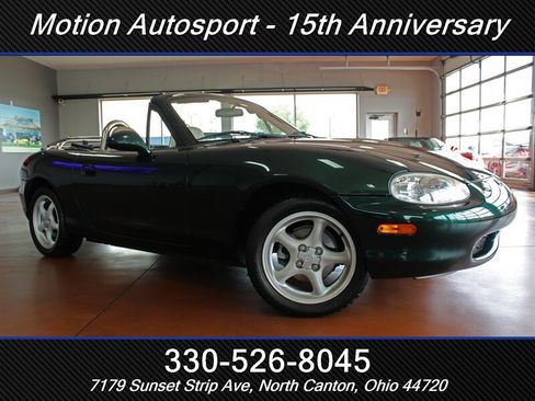 Used 1999 MAZDA MX-5 Miata RWD image 2