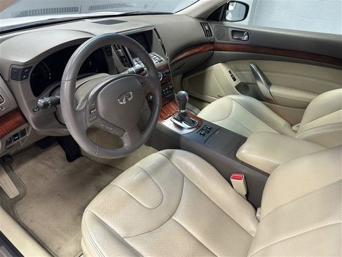 Used 2009 INFINITI G37 x Coupe w/ Premium Pkg AWD/4WD image 2