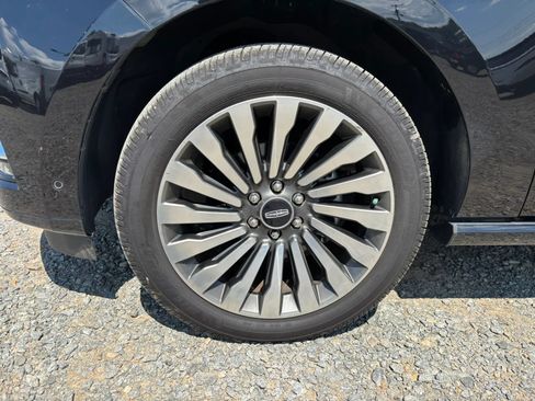 Used 2019 Lincoln Navigator Reserve AWD/4WD image 9