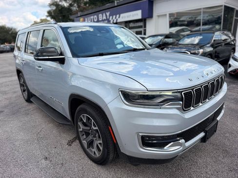 Used 2024 Jeep Wagoneer Series III AWD/4WD image 4