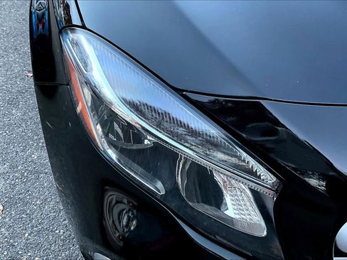 Used 2018 Mercedes-Benz GLA 250 image 24