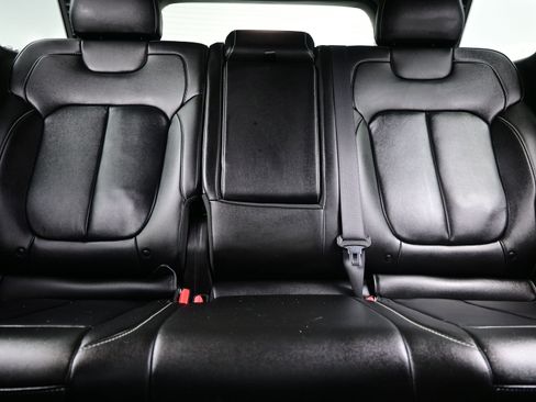 Used 2023 Jeep Grand Cherokee Limited w/ Black Appearance Package image 16