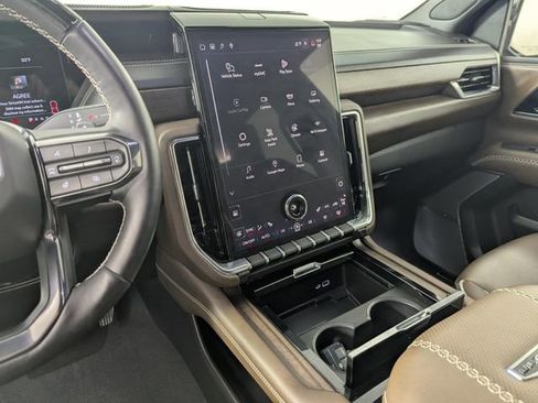 Used 2025 GMC Yukon Denali Ultimate image 15