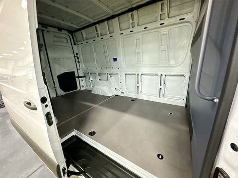 New 2025 Mercedes-Benz Sprinter 2500 image 23