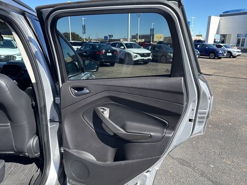 Used 2018 Ford Escape SE w/ SE Sport Appearance Package image 28