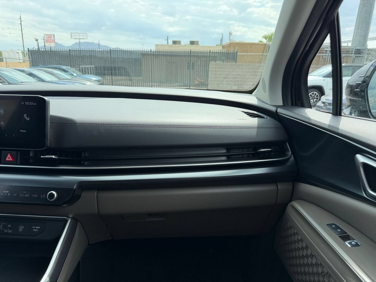 Used 2026 Kia Carnival FWD image 36