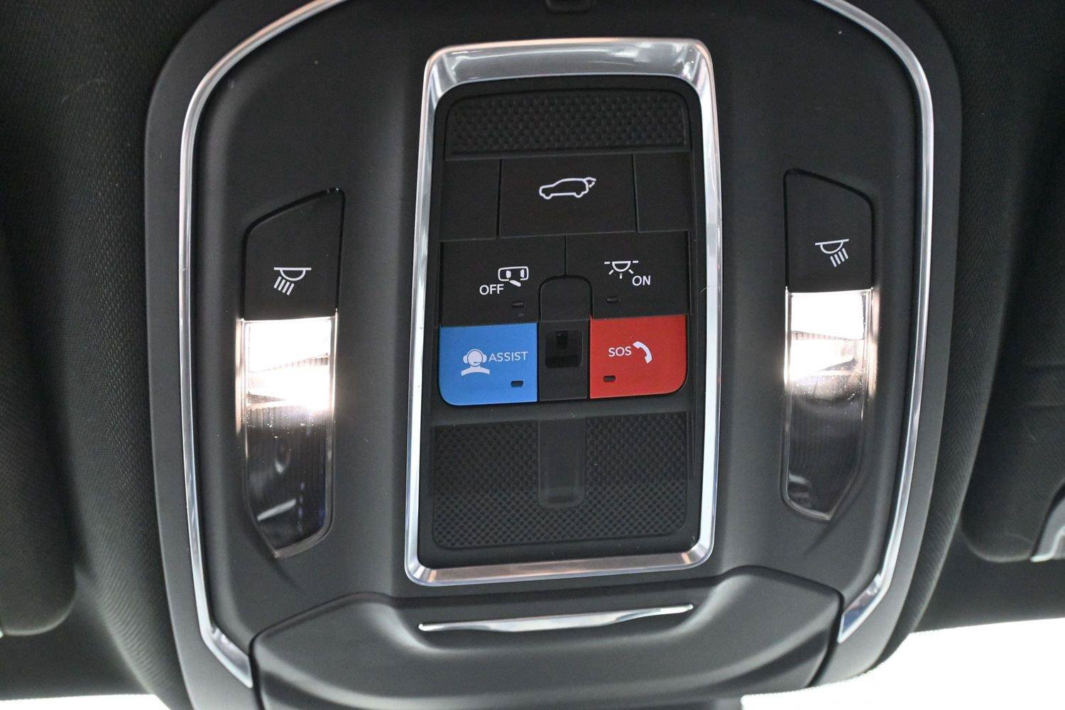 Used 2024 Jeep Wagoneer 4WD image 32