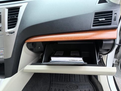 Used 2014 Subaru Outback 3.6R Limited w/ Moonroof Package image 23