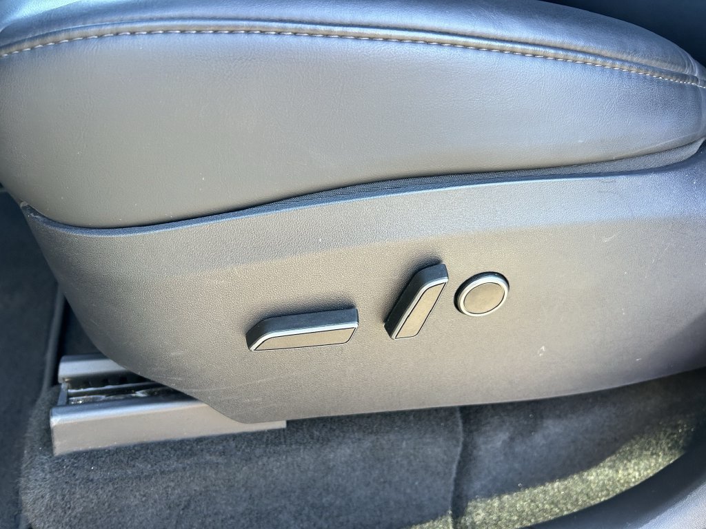 Used 2025 Tesla Model Y Long Range RWD image 22