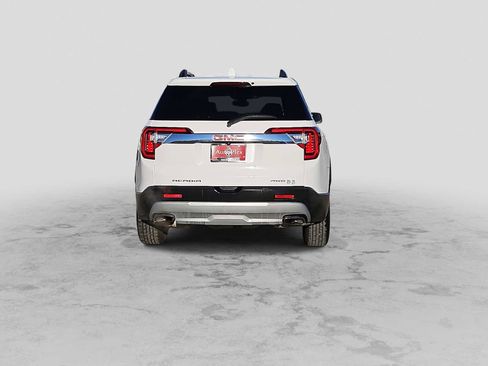 Used 2023 GMC Acadia SLT image 7