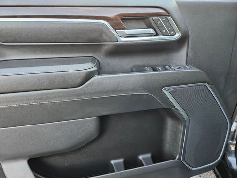 Used 2024 GMC Sierra 3500 SLT image 16