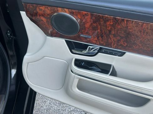 Used 2013 Jaguar XJ RWD image 22