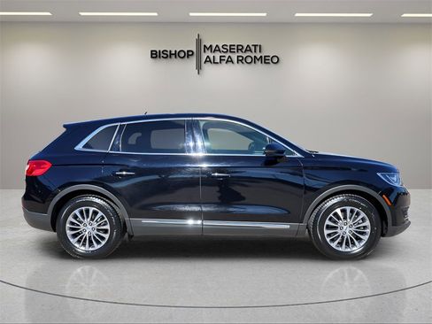 Used 2016 Lincoln MKX Select w/ Cargo Utility Package image 8