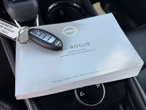 Used 2021 Nissan Rogue SL AWD/4WD image 29