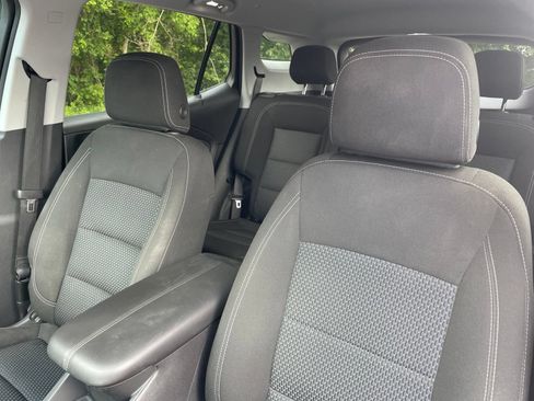 Used 2023 GMC Terrain SLE w/ Driver Convenience Package FWD image 29