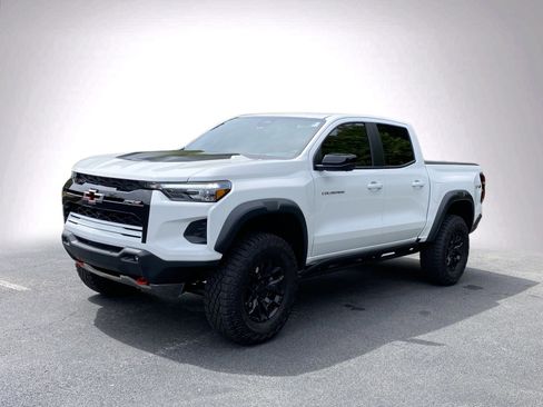 Used 2026 Chevrolet Colorado ZR2 w/ Technology Package image 2